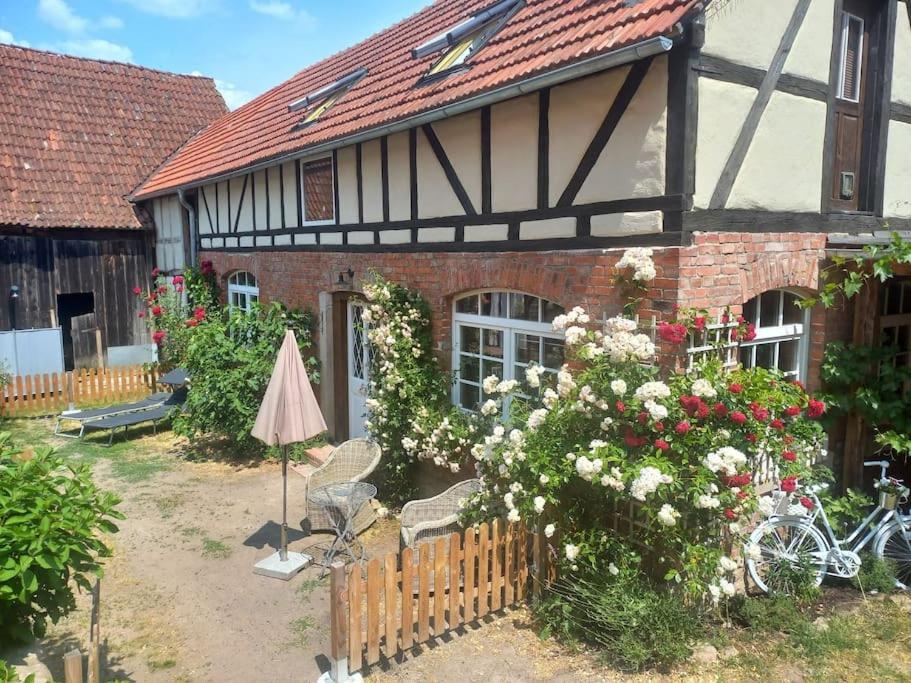 Romantisches Rosencottage Hofheim in Unterfranken ภายนอก รูปภาพ