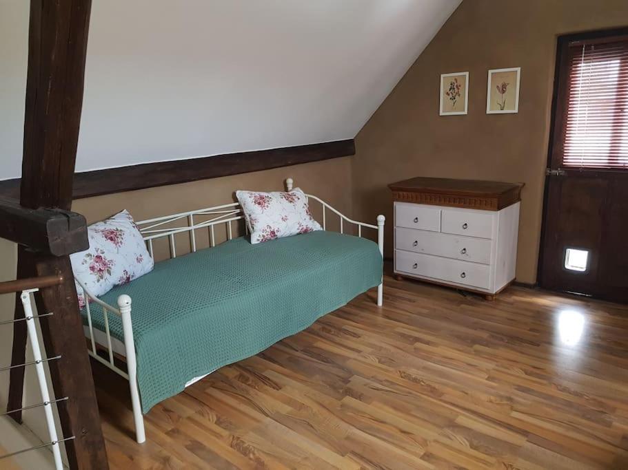 Romantisches Rosencottage Hofheim in Unterfranken ภายนอก รูปภาพ